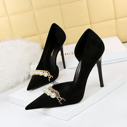 Euro-American Banquet Super High Heels – Suede, Pointed, Pearl Metal Chain (Slimming)