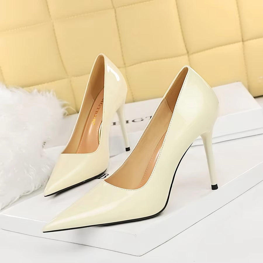 6122-8 Red Patent Leather Heels – 10cm, Closed Toe, Ankle Slip-On (Size 43)